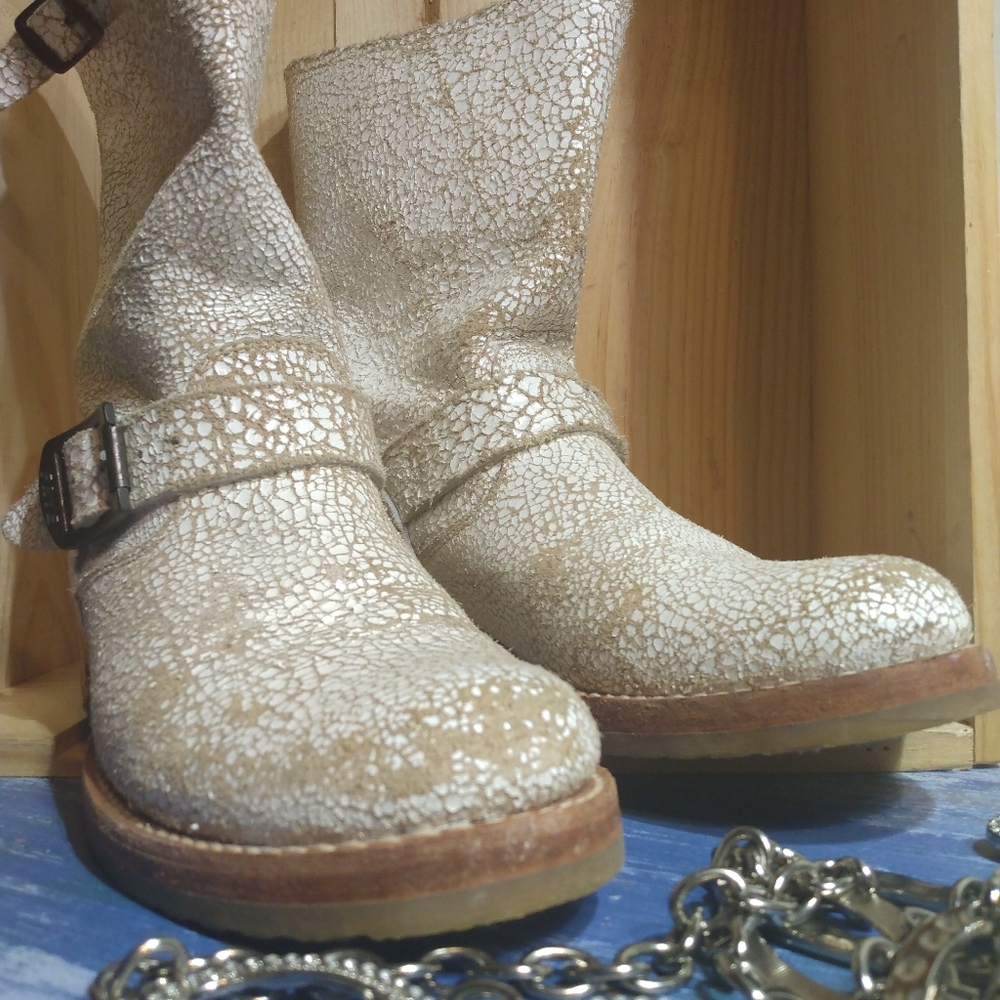 Frye white leather boots made in Mexico